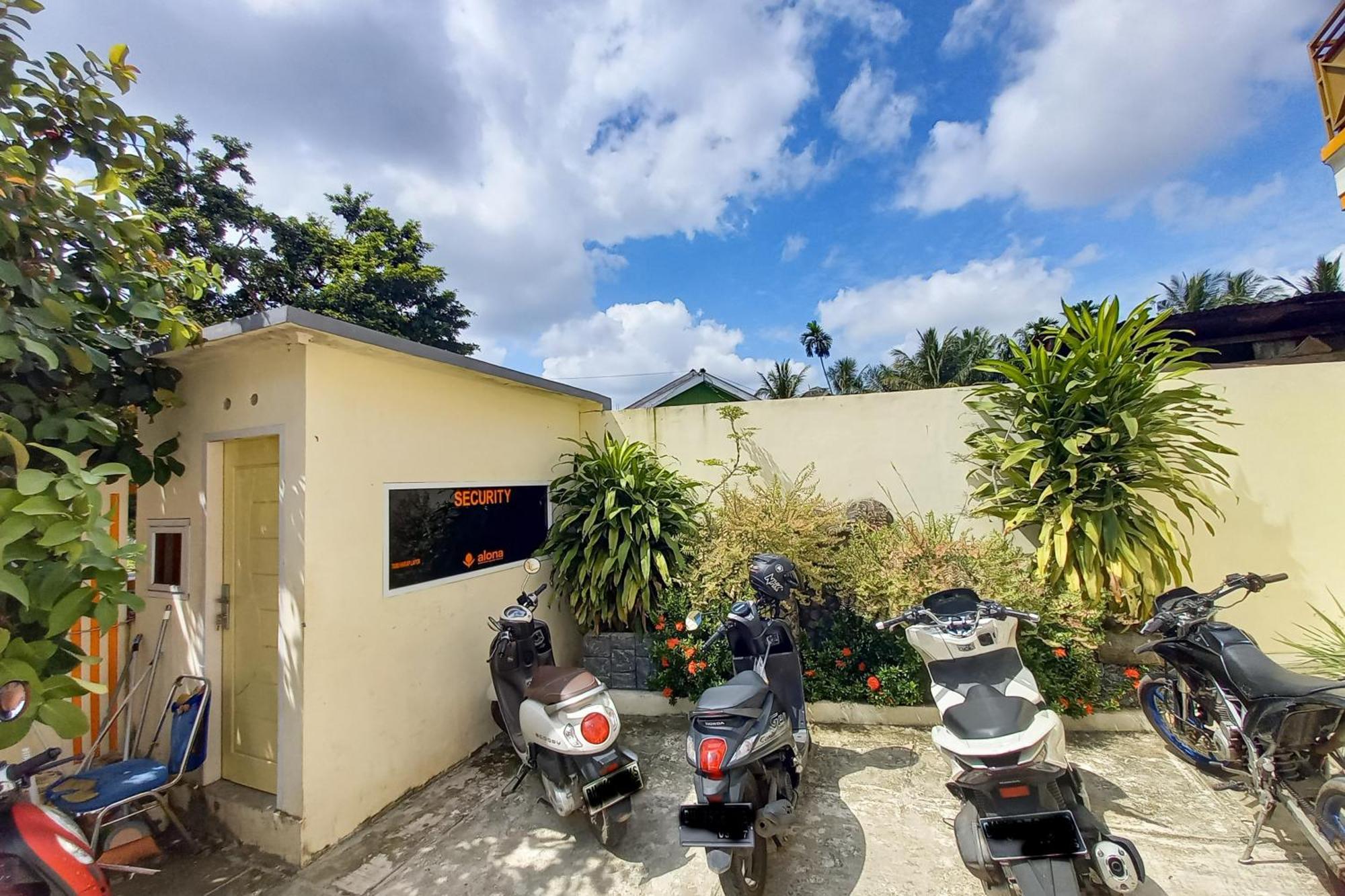 Aroel Homestay Mitra Reddoorz Muara Bungo Exterior foto